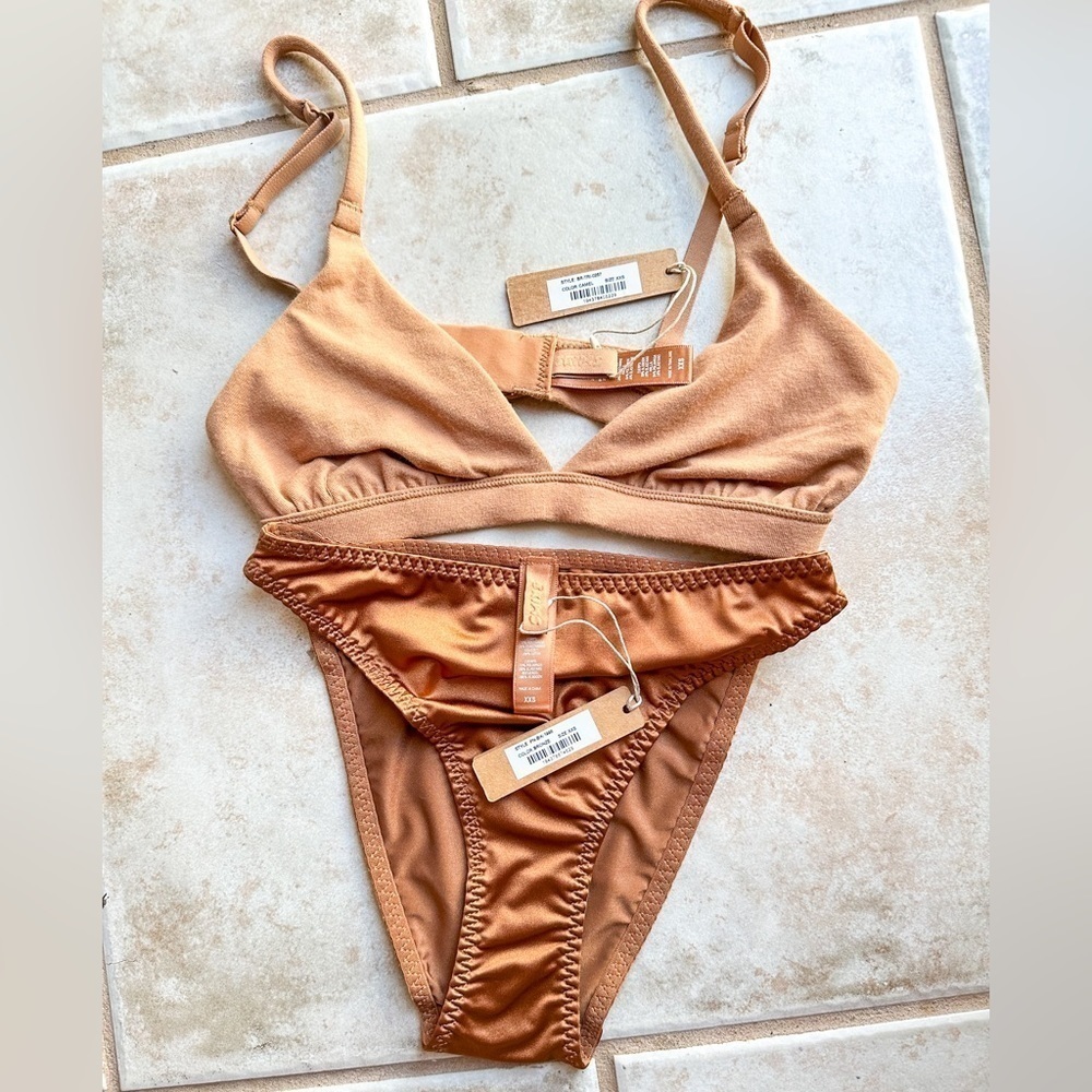 SKIMS Bralette and Undie Set‎ Size XXS